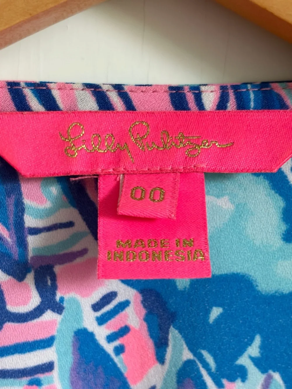 Lilly Pulitzer Pink & Blue Abstract Floral Top - Picture 4 of 7